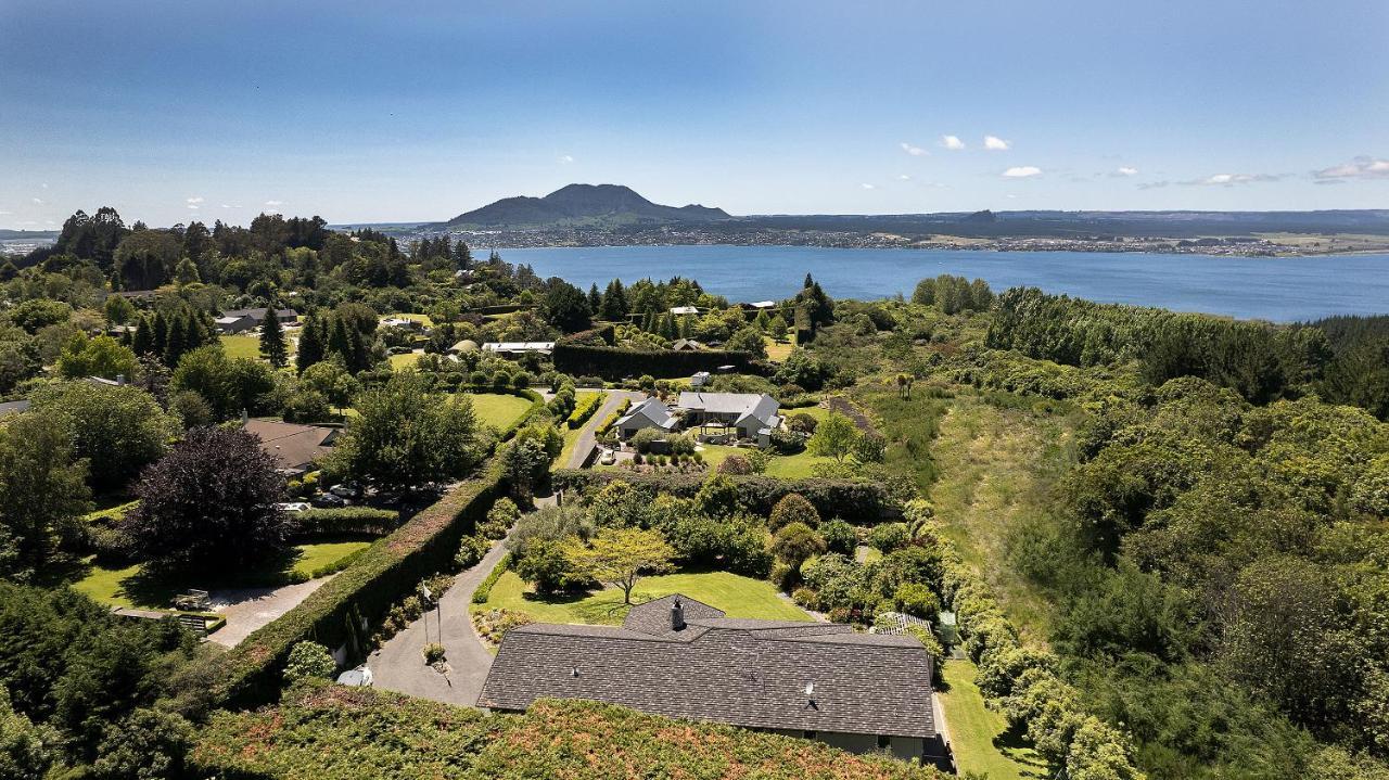 Chalet Eiger Taupo Bagian luar foto