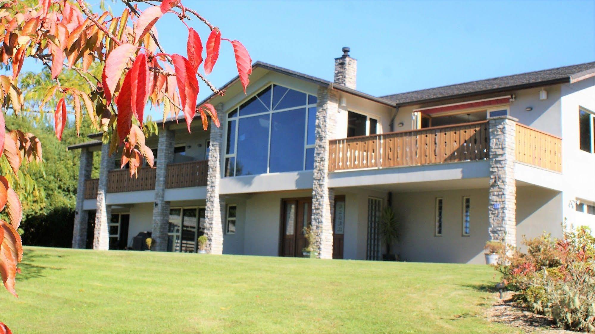 Chalet Eiger Taupo Bagian luar foto