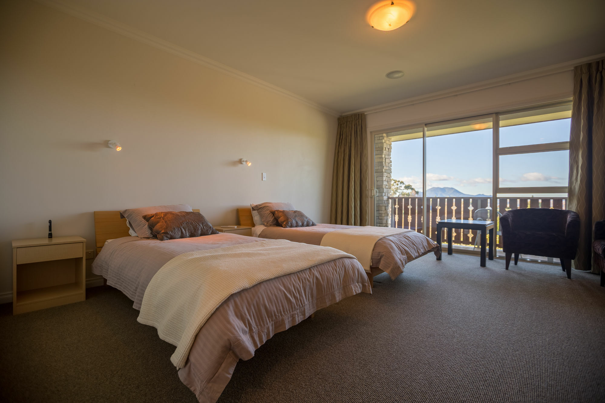 Chalet Eiger Taupo Bagian luar foto