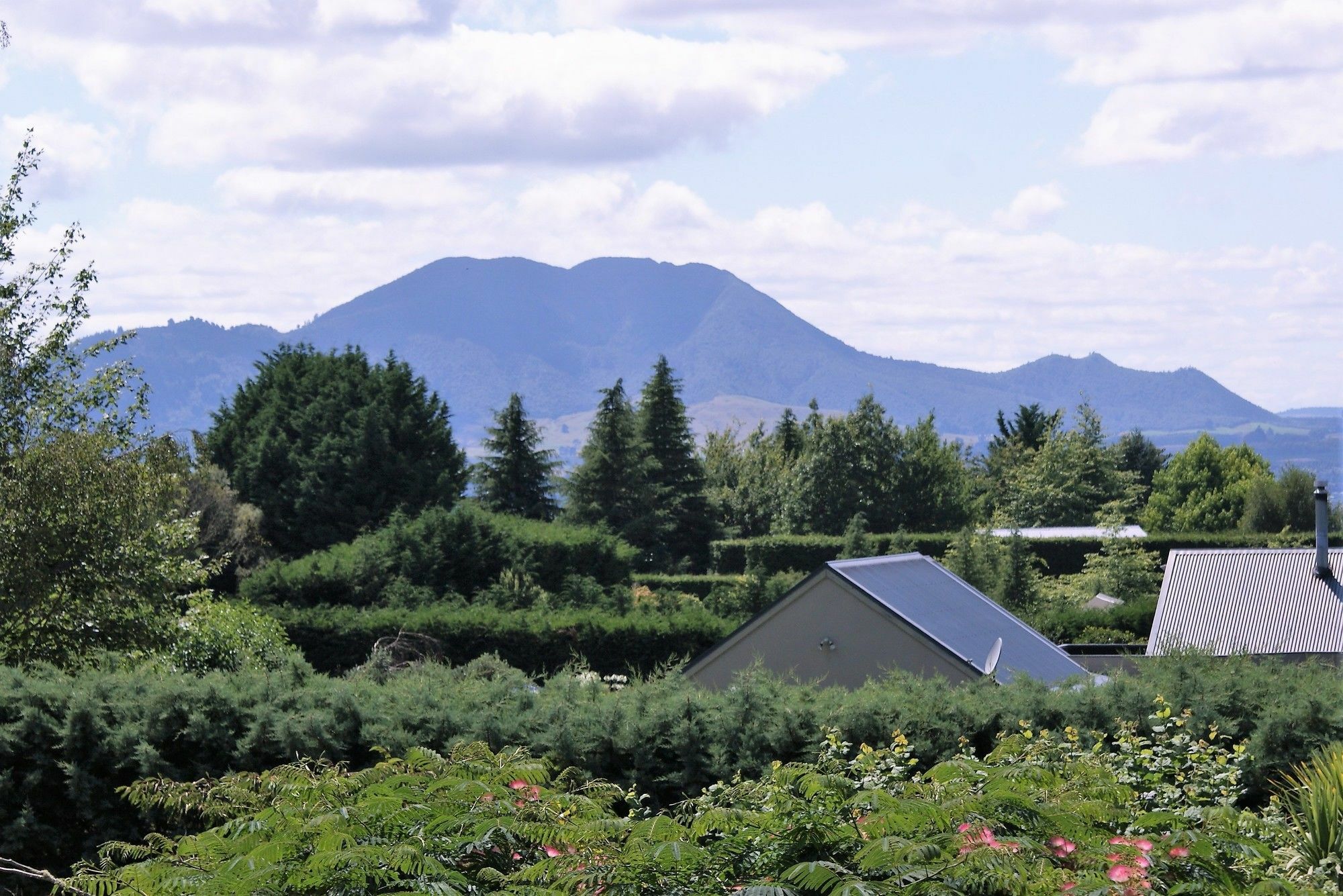Chalet Eiger Taupo Bagian luar foto