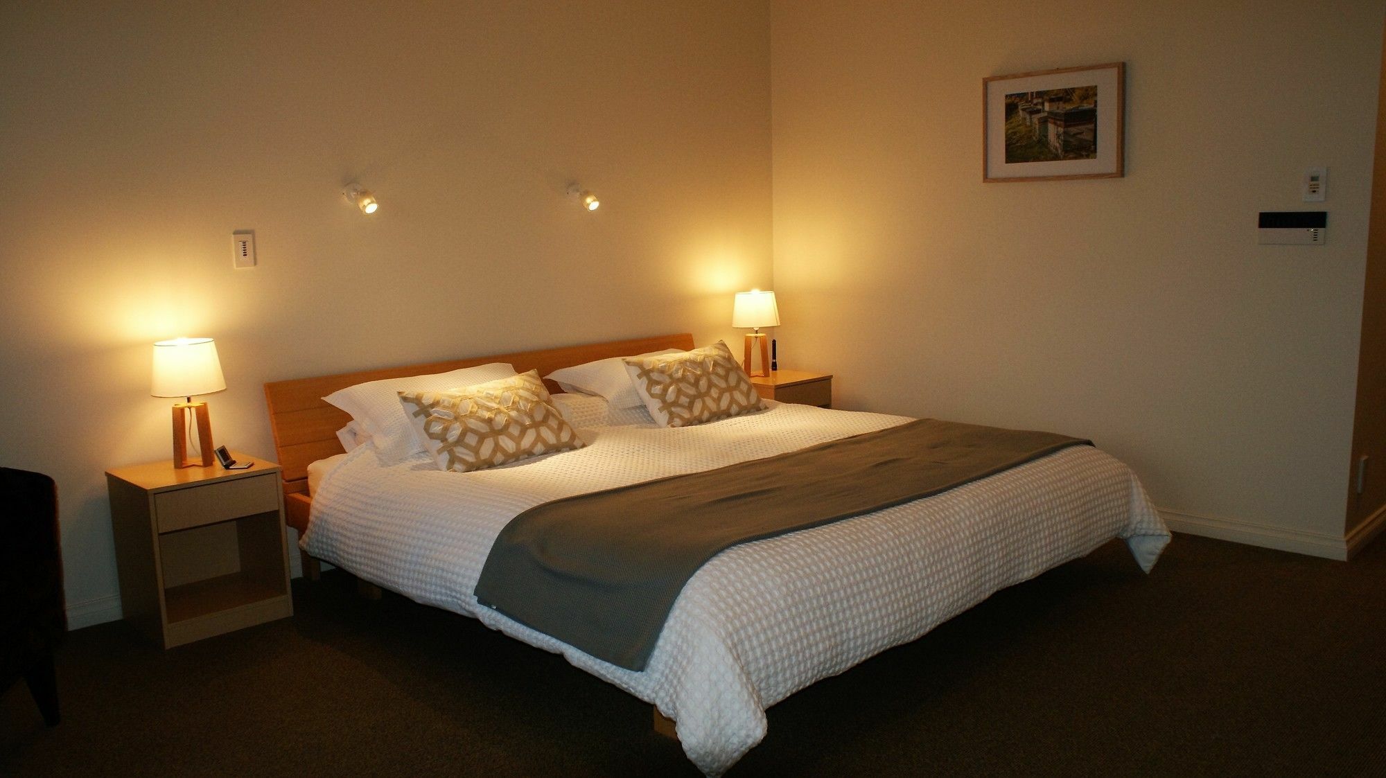 Chalet Eiger Taupo Bagian luar foto